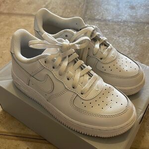 Boys Nike Air Force 1 LE (PS) Size 12.5, white, kids, EUC